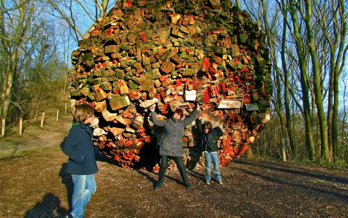 Monument van Puin (“Monument of Rubble”)